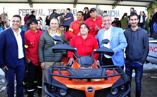 Entregan nuevo equipamiento para la lucha contra incendios en Rio Senguer