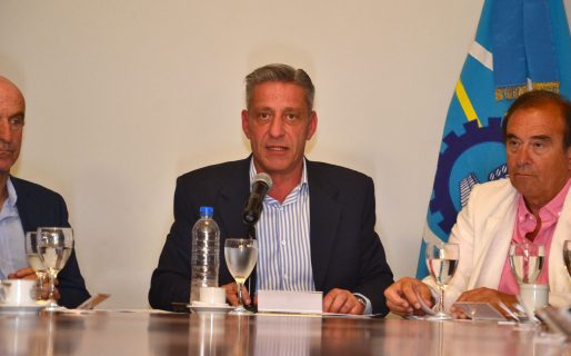 Arcioni presentó medidas económicas para la contingencia sanitaria en la cordillera