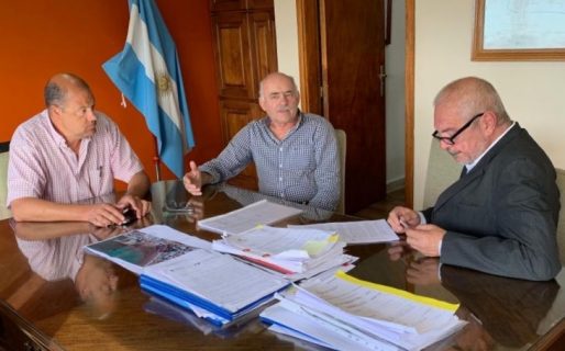 Firman convenio para concluir obras en dos edificios escolares de Comodoro