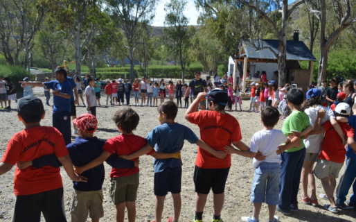 Suspendieron al profesor acusado de abusar de un menor en la colonia de vacaciones