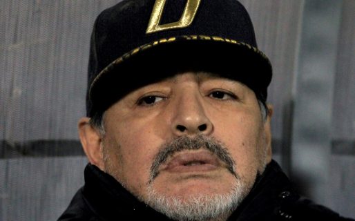Maradona, de alta, pero tendría que pasar por el quirófano