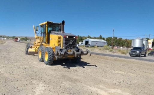 La Municipalidad realiza tareas de mejoramiento de banquinas en zona norte
