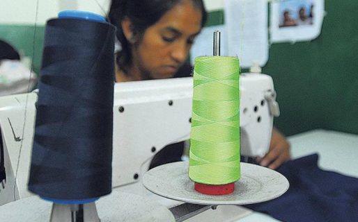 Cayeron el consumo y las exportaciones de ropa