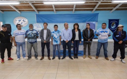 Linares entregó un subsidio por 300 mil pesos al Centro de Veteranos de Guerra