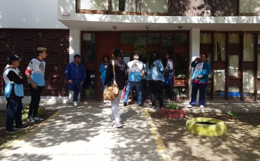 ATE reclamó el pago de sueldos en la sede de Supervisión de Escuelas