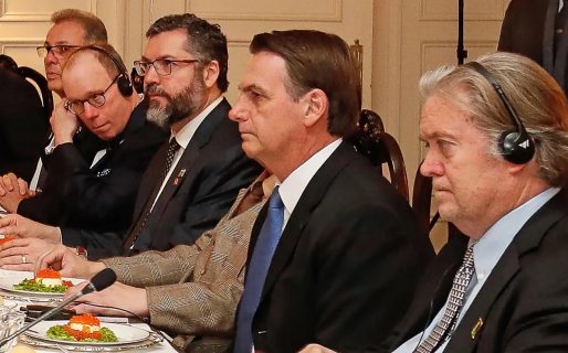 Bolsonaro inauguró su gira por EE.UU. con guiños a Trump