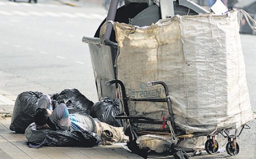 La pobreza saltó al 32%. Se sumaron 2.700.000 de personas en un año