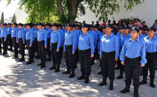 Policías piden un aumento salarial superior al 40%