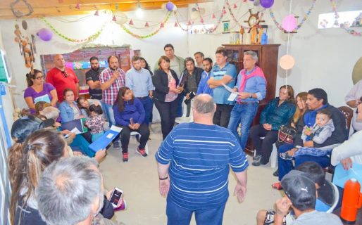 Intensa actividad de Arcioni en barrios e instituciones
