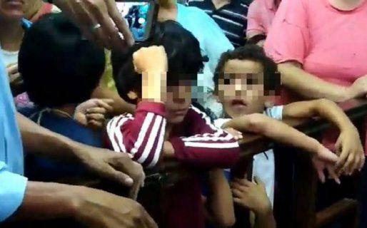 Engañaron a la madre del niño tucumano que lloró por hambre: “Me han hecho hacer el teatro en la terminal”