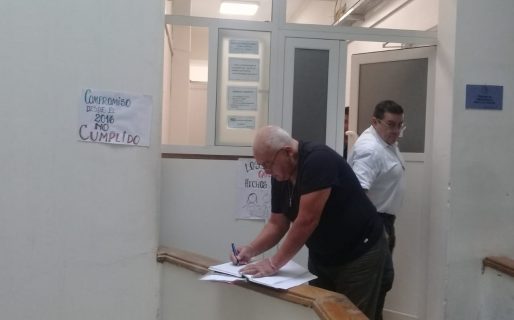 Docentes reclaman por terrenos en la Municipalidad