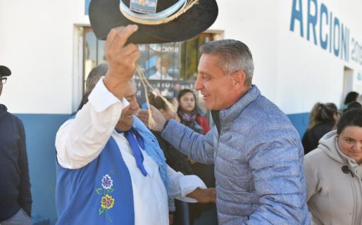 Arcioni cerró campaña en Facundo, Río Pico, José de San Martín y Gobernador Costa