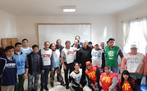 La Mesa de Unidad Sindical y Social se concentra en ruta 3 y 26