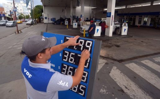 YPF, Shell y Axion apuran aumentos antes de la campaña electoral