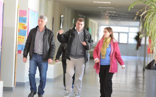 El nuevo ministro de Educación ya empezó a recorrer las escuelas