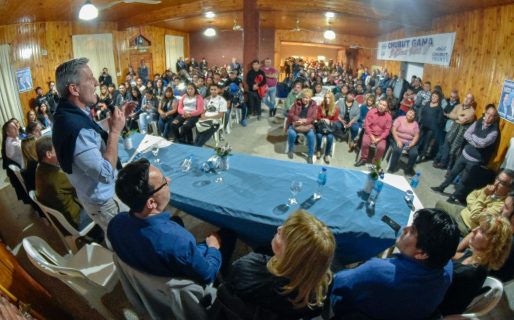 Arcioni instó a “sumar voluntades dentro de un proyecto político que nos incluye a todos”