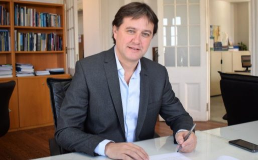 Rada Tilly: Juncos firmó un convenio para la pavimentación de 70 cuadras