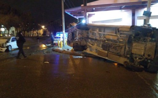 Violento choque en Rivadavia y Malvinas