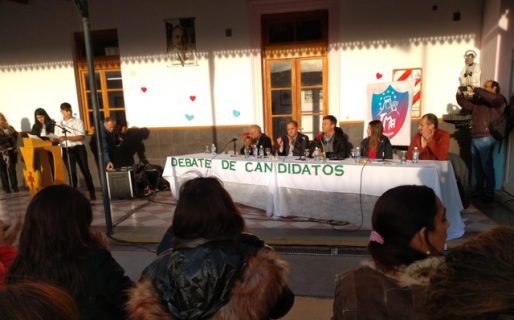 Menna participó del debate de candidatos a gobernador organizado por estudiantes en Rawson