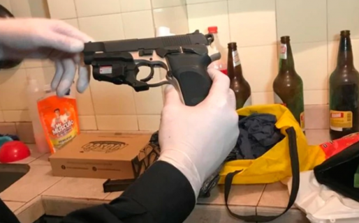 El arma hallada en la casa de Navarro Cádiz es la que se usó en el ataque a Olivares y Yadón