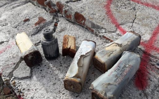 Encontraron una carga de explosivos abandonada en un campo