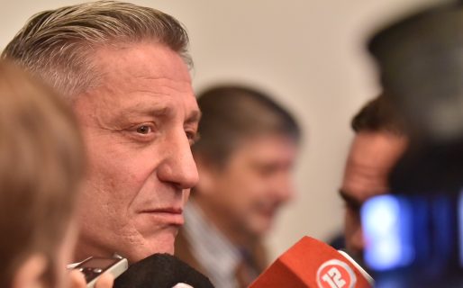 Arcioni empieza a desandar el camino de la interna a la diputación