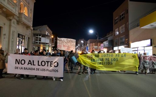 Se movilizan hacia el Municipio por el “No” al loteo en la bajada de los palitos