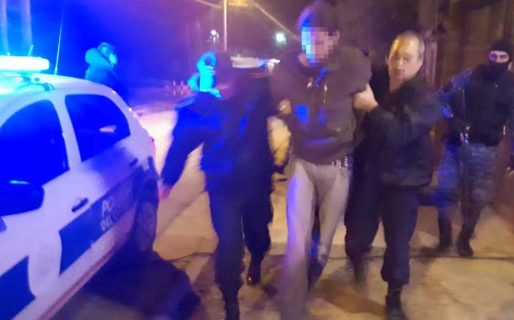 Realizaron dos allanamientos por la agresión al  policía