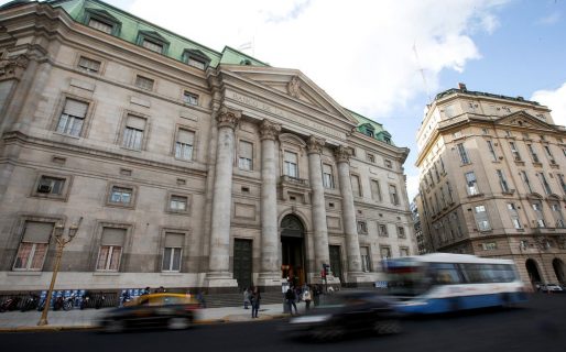 La tasa bajó del 70%, pero la deuda en Leliq alcanzó otro récord