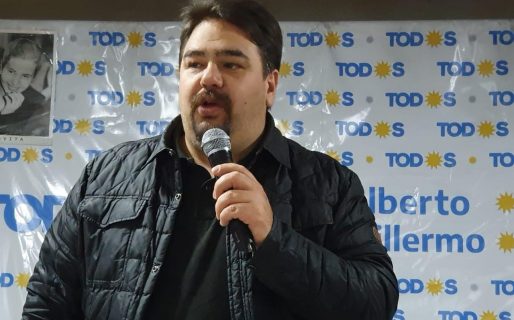 Almirón propone un desarrollo social en tres pilares: deporte, cultura y turismo social