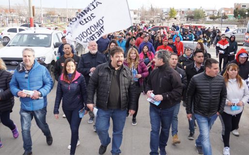 “Culminamos la campaña como la empezamos: de cara al vecino”, dijo Almirón