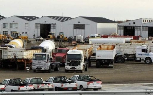 Austral Construcciones denunció que sus máquinas están en una obra en Las Plumas