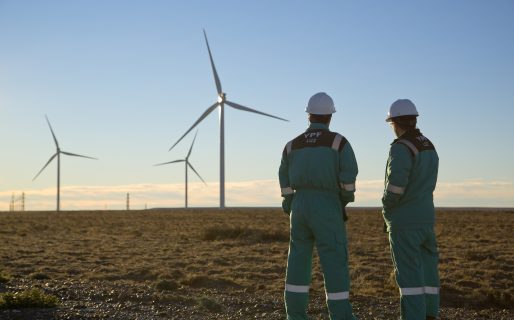 YPF Luz y Equinor se asocian en el parque eólico Cañadón León