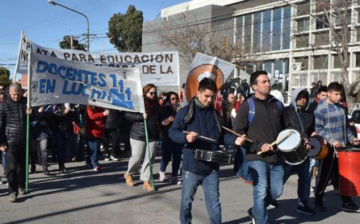 La reunión de Arcioni con estatales pasó para el martes