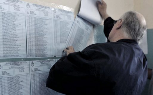 Unos 33 millones de argentinos eligen candidatos para las presidenciales de octubre