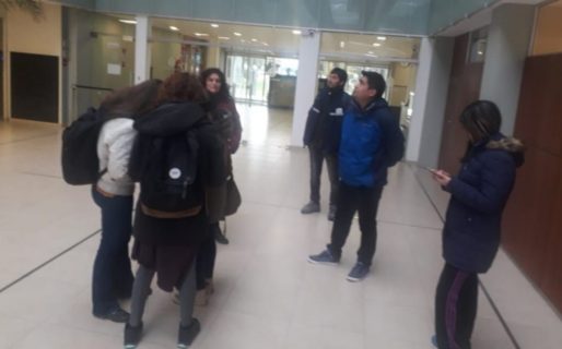 Docentes autoconvocados protestan dentro de la Legislatura