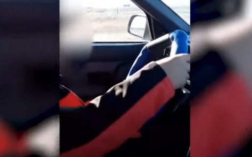 Hizo manejar a su hijo de 10 años por una ruta de La Pampa y lo filmó