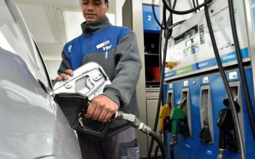 La contención no llega a octubre: Las petroleras hablan de un 10%
