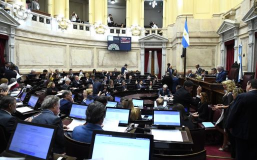 Senadores del PJ presentan un proyecto para compensar a las provincias por la baja del IVA y Ganancias