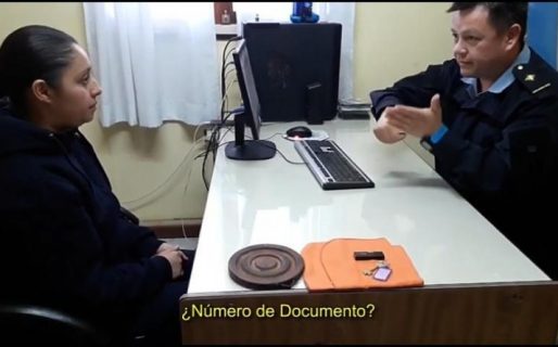 Policía del Chubut busca promover que agentes aprendan el uso de la lengua de señas
