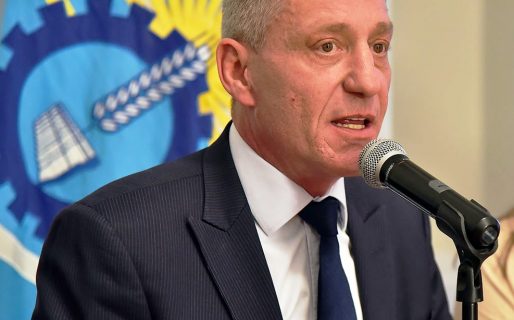 El Gobierno amplía la mesa de acuerdos y convocará a los gremios para garantizar el retorno de las clases