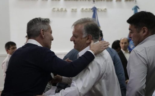Arcioni recibió apoyo de Intendentes y Jefes Comunales