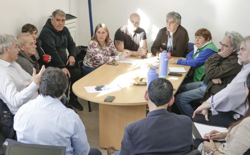 Provincia acordó con Auxiliares de la Educación y levantarán las medidas de fuerza