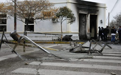 Arcioni repudió los hechos vandálicos ocurridos en los edificios públicos