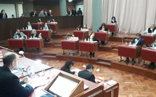 Diputados aprobaron proyecto para que los estatales cobren con intereses