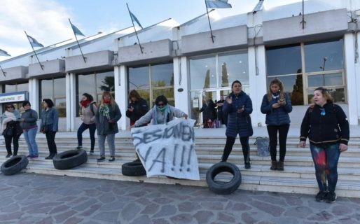 Estatales bloquearon el acceso al Ministerio de Economía