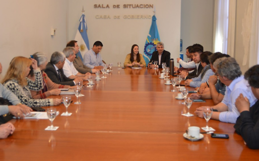 Cassutti y jefes comunales analizaron la realidad educativa