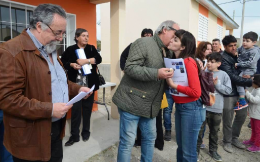 Provincia entregó  la primera tanda de viviendas que fueron afectadas por el temporal