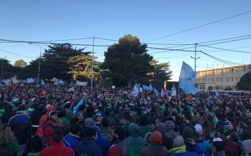 “Escuelazo” por el Día del Maestro en defensa de la educación pública