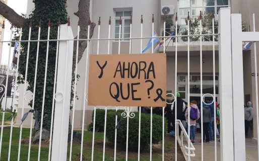 Docentes se encuentran en el Municipio: Exigen hablar con funcionarios